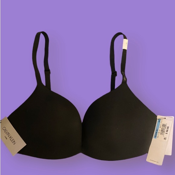 Calvin Klein Other - Calvin Klein Women's Form Push Up Plunge Bra